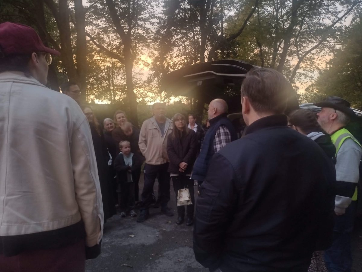 GreenSefton_'s tweet photo. The last bat walk signals the end of bat season. Friday night at Derby park Bootle. Pipistrelle's, Noctule's and a Tawny Owl. https://t.co/BrHOi2abnn