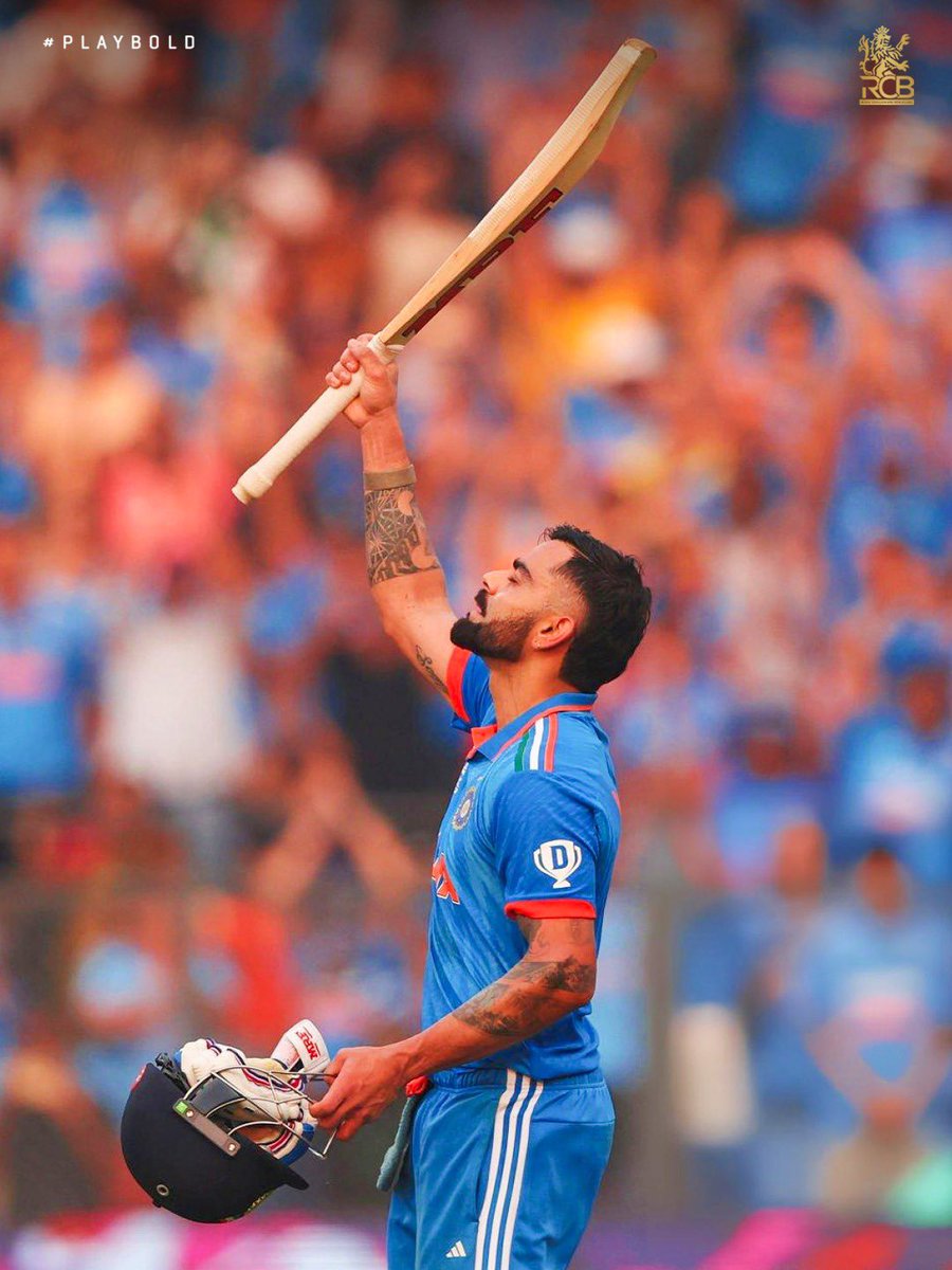 RCBTweets's tweet photo. 1️⃣5️⃣𝐊 𝐟𝐨𝐫 1️⃣8️⃣𝐕𝐊. 🐐❤️‍🔥

Only the second cricketer in history to breach this mark in ODIs. The fastest to reach this milestone. 𝗞𝗜𝗡𝗚 𝗞𝗢𝗛𝗟𝗜, ladies and gentlemen. 👑🇮🇳

#PlayBold #ನಮ್ಮRCB https://t.co/FJYyfnWLR7