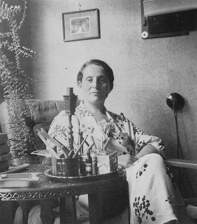 AuschwitzMuseum's tweet photo. 27 September 1903 | A Dutch Jewish woman, Rebecca van der Hoek-van West, was born in Amsterdam.

In January 1944 she was deported to #Auschwitz. She did not survive.
---

A video about the history of Auschwitz: https://t.co/oPWNingTO6 https://t.co/wGHssWRHUJ