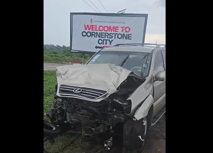 MobilePunch's tweet photo. 𝗡𝗼𝗹𝗹𝘆𝘄𝗼𝗼𝗱 𝗮𝗰𝘁𝗼𝗿 𝗥𝘆𝗸𝗮𝗿𝗱𝗼 𝗔𝗴𝗯𝗼𝗿 𝘀𝘂𝗿𝘃𝗶𝘃𝗲𝘀 𝗰𝗮𝗿 𝗰𝗿𝗮𝘀𝗵

𝗥𝗲𝗮𝗱 𝗠𝗼𝗿𝗲: https://t.co/HX4XsSZYNM https://t.co/v2Cy2xyCk1