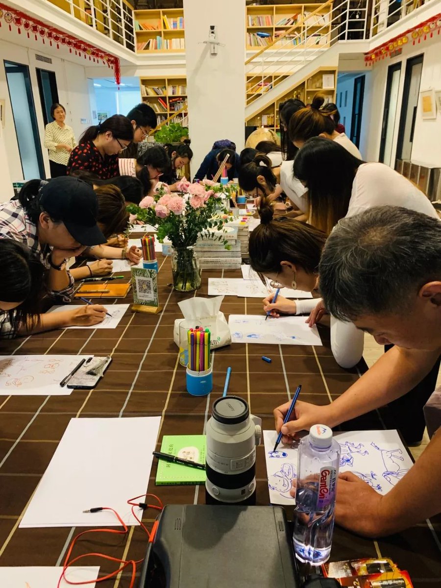 TamalaDolh83e's tweet photo. Gran taller de creación de cómics en el Club de Creación Artística este sábado! Aprende técnicas básicas y muestra tu obra. Te esperamos! https://t.co/v1YvfXXjHp