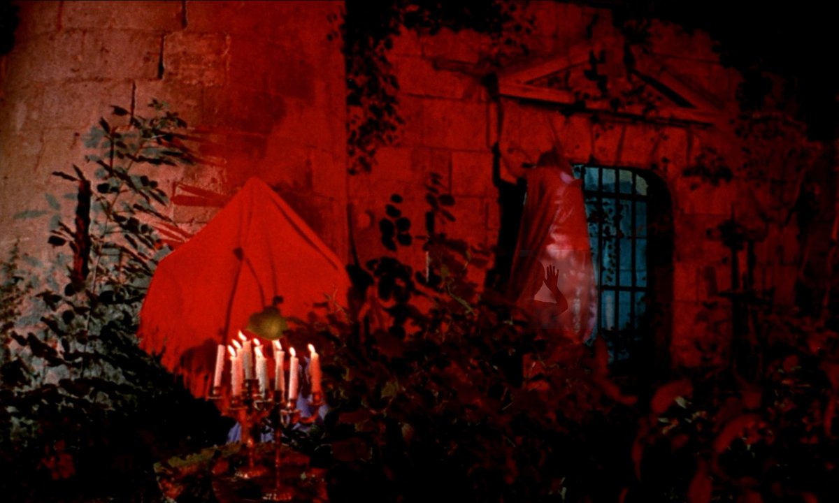 Retrofilmm's tweet photo. The Shiver of the Vampires (1971) dir. Jean Rollin https://t.co/Z6mFOJadNj