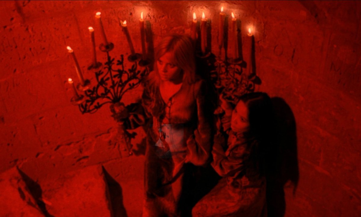 Retrofilmm's tweet photo. The Shiver of the Vampires (1971) dir. Jean Rollin https://t.co/Z6mFOJadNj
