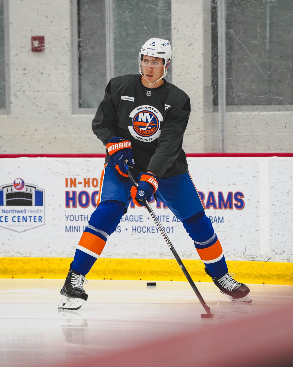 NYIslanders's tweet photo. Logan Stanley has hit the ice with the #Isles. He will wear #8! https://t.co/H5mq5S0WXZ