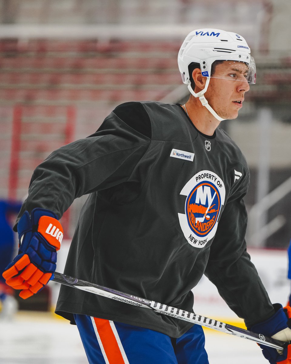 NYIslanders's tweet photo. Logan Stanley has hit the ice with the #Isles. He will wear #8! https://t.co/H5mq5S0WXZ