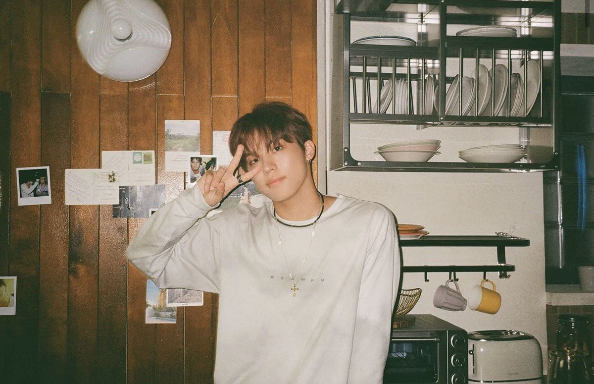 as2ue's tweet photo. #꽃다발_대신_정우에게_사랑을
생일축하해정우♥ https://t.co/FOkXr0imk2