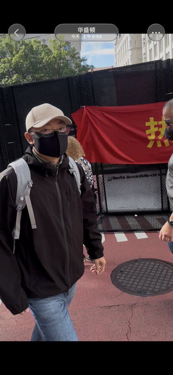 liu1618050's tweet photo. 国家档案馆附近遭三个中共特务跟踪、偷拍、阻挡！ https://t.co/S9OQ0Pi1dT
