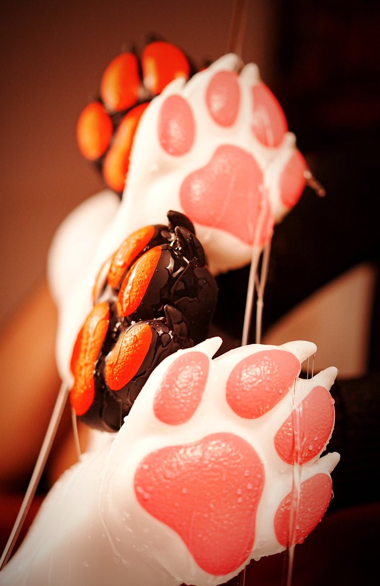 MokaPaw_'s tweet photo. Paws? What about IRL paws with some nice slime?~ https://t.co/eUVI1tySMe