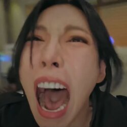 Potatosoup_3's tweet photo. 뛰지마!!!!! 시발 다친다고!!!! https://t.co/yHZ2glHxhP