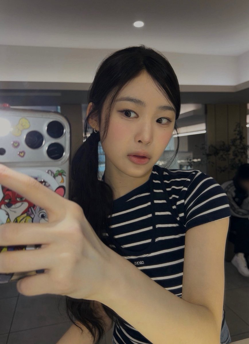 kkangluz's tweet photo. 260928 위버스 포스트 #베니 #Beni 

🧚🏻✨💗

체리즈 아프지 말고 항상 건강하기 🤙♥️

#BabyDONTCry #BDC #베돈크 https://t.co/zlm9wdDGis
