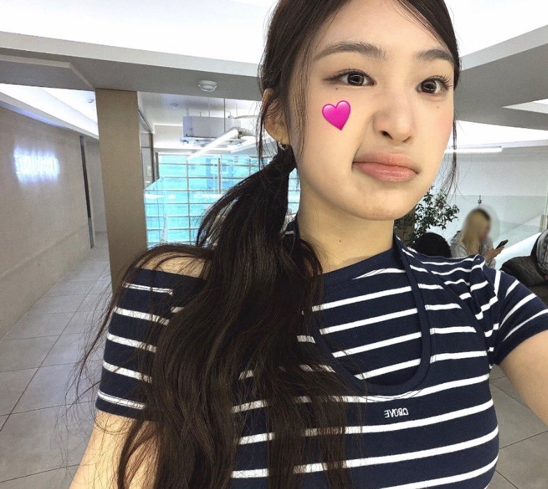 kkangluz's tweet photo. 260928 위버스 포스트 #베니 #Beni 

🧚🏻✨💗

체리즈 아프지 말고 항상 건강하기 🤙♥️

#BabyDONTCry #BDC #베돈크 https://t.co/zlm9wdDGis