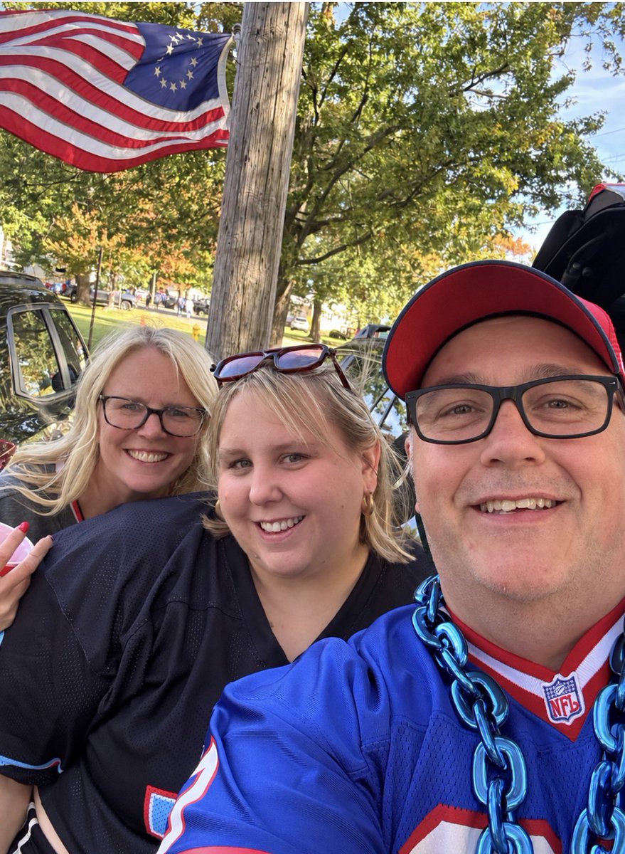 jimijamm's tweet photo. GAMEDAY!!!!

@SekeltheAwesome @kaylee__mo https://t.co/OJoblfFsyX