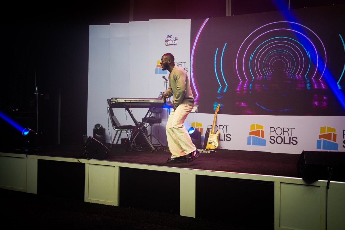 discoVerselive's tweet photo. Jpegs of some of our stars on the Discoverse stage #discoverselive #discoverselagos #livemusic #livemusicinlagos #precieberry #chidii #maestrum #bgvs #musicians https://t.co/yLZESWIHOM