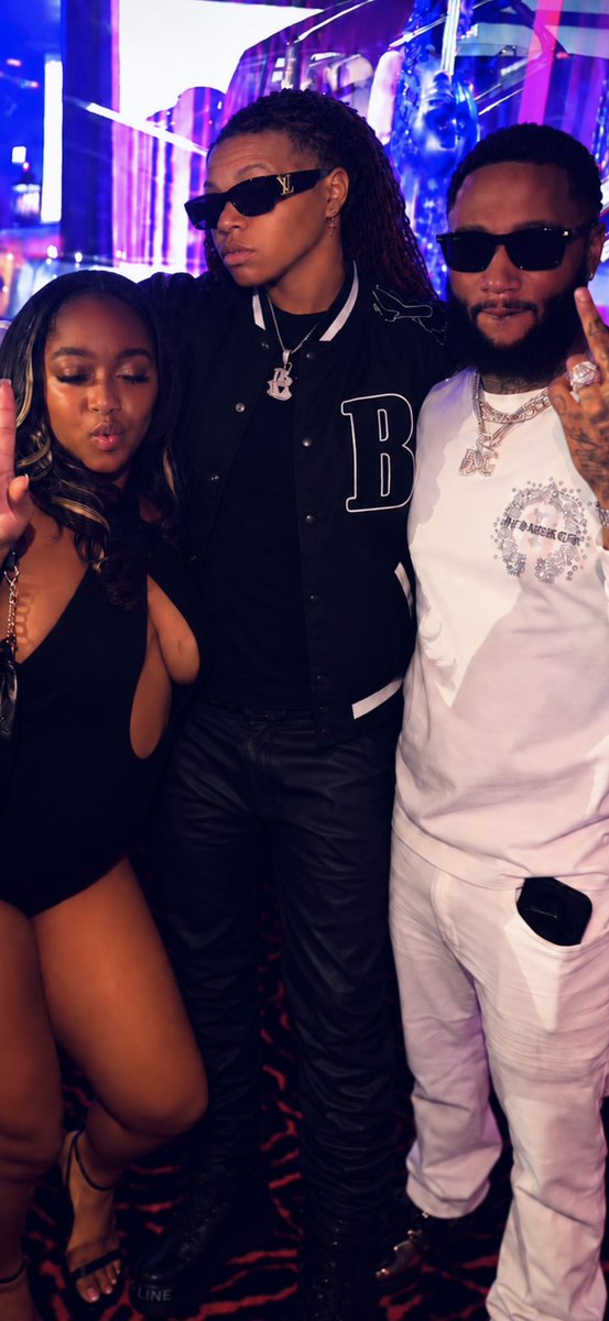 itzShezso's tweet photo. Loved these edits .. just not everybody that was in them ๐คท๐ฝโโ๏ธ anyway ๐ .. Welcome Home Jonathan ๐ #BadBoyz #BigDallas #BossChickDDD #MoCityJaybee #ZeusNetwork https://t.co/EE9tg9G00y