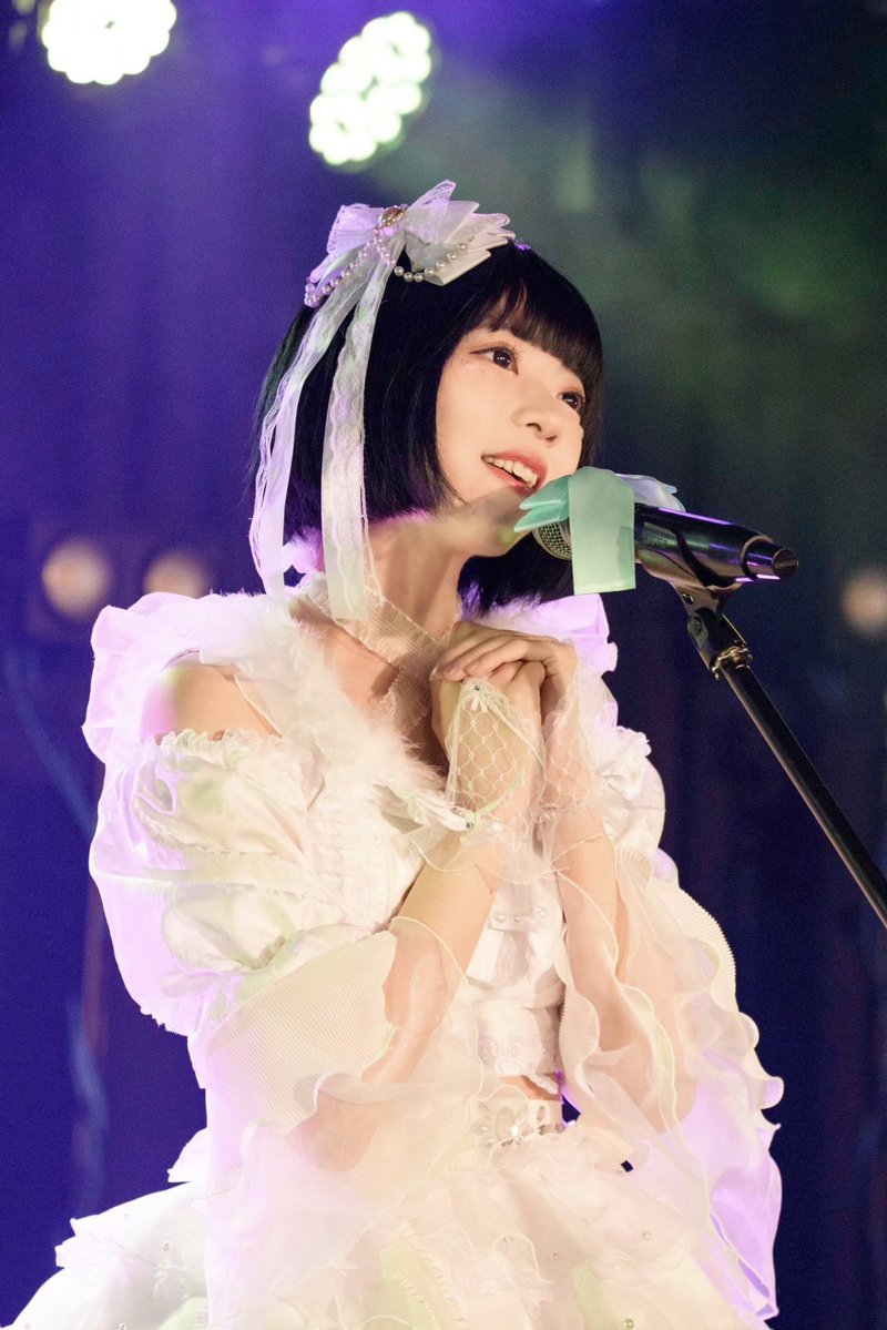 buppan_honono's tweet photo. ぶっとび！パンデミックは2026年12月30日、新宿ReNYでのワンマンライブをもちまして解散する事となりました。突然の事で驚かせてしまい申し訳ございません。

今まで私をぶっパンの丸々穂野々にしてくれて
ありがとうございました。
私はアイドルが大好きで、ライブが生き甲斐で、アイドルというものに全力を注いできました。
身体が動く限り、どこまでじゃなくどこまでも走り続けていくものだと、そう思っていました。

ぶっパンは私の人生そのものでした。
たくさんの夢を持ってあなたと一緒に叶えていくこと。
日常にライブがあって一緒に笑いあえ��日々を過ごせたこと。
そのすべてが私には特別すぎて誇りに思います。

今私がここにいられるのは、事務所の方々、ぶっパンメンバー、そしてなにより応援してくれているあなたのおかげです。
あなたとみた景色。
あなたがくれた言葉。
あなたと過ごした日々。
全部、忘れません。1つ1つが私にとってかけがえのない宝物です。

ほののんは少しでもあなたの明日生きる理由になれてたかな。

残り3ヶ月という少ない時間ですが、私にできる事、それ以上の力を出せるように全力を注ぎます。
たくさんの感謝を伝えさせてください。

この先の事はまだ決めてなく
実際またアイドルが出来るかどうか未定です。
でも私は今後もあなたと共に過ごした日々を
誇れるような恥じない生き方していきます。
どうかあなたも生きてね。
一緒に笑いあえま��ように。
深呼吸をずっと。

ぶっとび！パンデミック 丸々穂野々