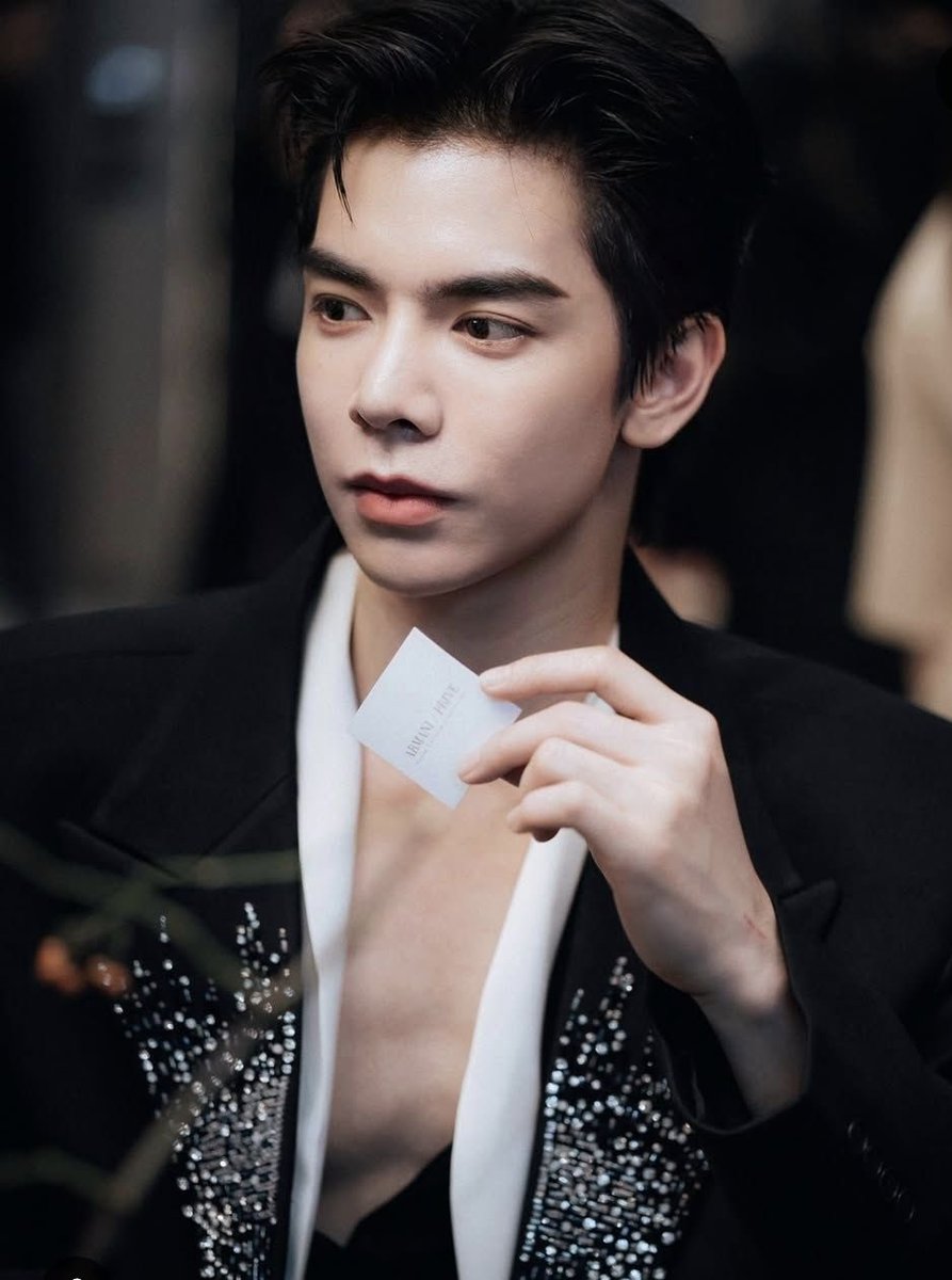 DKarakuza's tweet photo. Allure, mysterious, vibrant, luminous, sophisticated, Babe Tanatat

#LuminousSanctuary #ArmaniFragrance #BangkokBoulevardSignature #TheNewSC
#babiibabe https://t.co/SiqMbsphIT