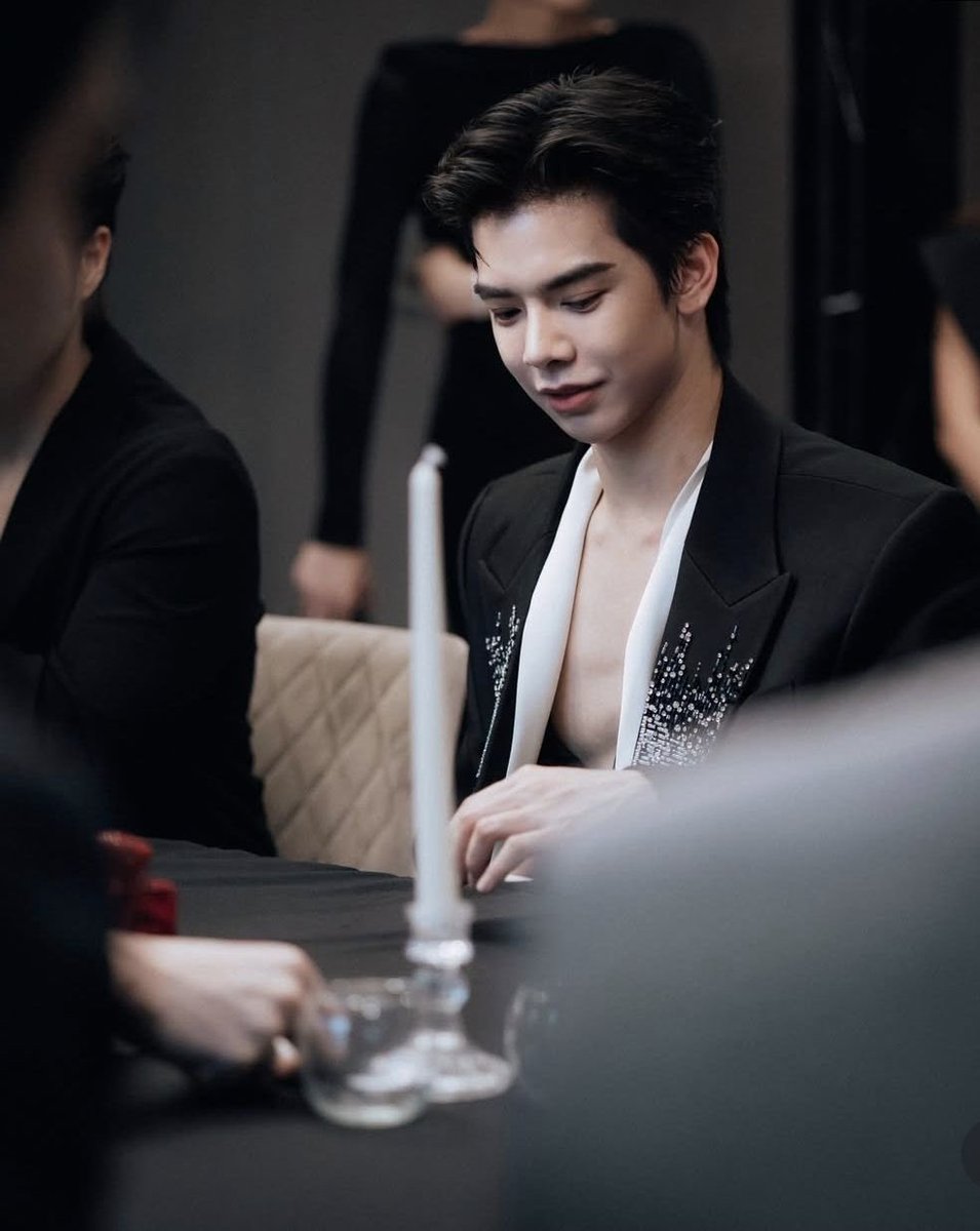 DKarakuza's tweet photo. Allure, mysterious, vibrant, luminous, sophisticated, Babe Tanatat

#LuminousSanctuary #ArmaniFragrance #BangkokBoulevardSignature #TheNewSC
#babiibabe https://t.co/SiqMbsphIT