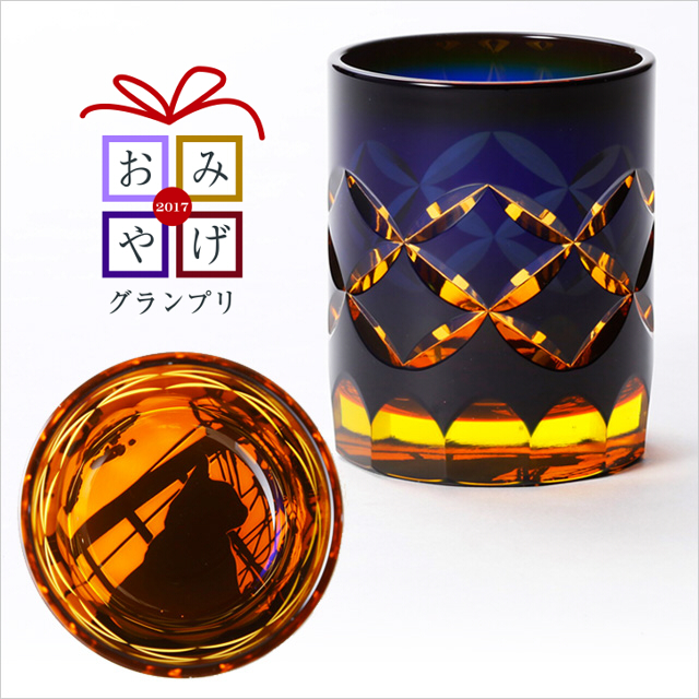 kaya_crack's tweet photo. 『猫切子』®は、
一匹の黒猫との出逢いから始まった物語。

可夜硝子の成り立ちそのもの。

お金に代えられない宝物です。

守る為にはどんな労苦も厭いません。 https://t.co/PtHXksBayW