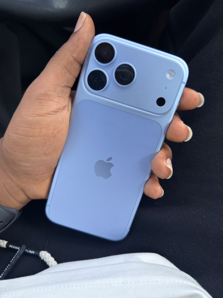 mrlamar01's tweet photo. Honestly I love my glacier blue😍🩵 https://t.co/rBy42DROCJ