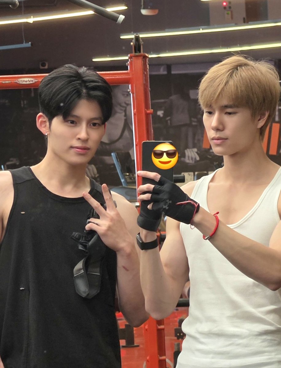 Nana_hana7890's tweet photo. คิดว่าวันนี้คงไม่มีอะไรให้หวีดล่ะเพราะวันนี้อารมณ์ติดลบตั้งแต่เห็นพุพุไลฟ์ล่ะ แต่ตอนนี้อารมณ์ดีล่ะดีมากๆเลยแหละเลยมาหากิจให้เพื่อนในด้อมเราเล่นกันดีกว่าตอนนี้หายเครียดล่ะ ไม่ต้องพิมพ์ไรเลยแค่#ปอนด์ภูวินทร์#Pondphuwin ใต้เม้นนี้แค่นี้เลย 
500ให้10 คน สุ่มชื่อแจก01/10/26 แจกวันที่1เพราะ 28/29/30มีแจกเหมือนกันค้าบ😅
ขอแค่คนในด้อมปภวนะค้าบ
นอกด้อมอย่าพึ่งน้อยใจนะค้าบยังมีกิจให้เล่นอีกเรื่อยๆอยู่นะค้าบแต่ช่วงนี้ในด้อมต้องปลอบกันค้าบ😅😅เกี่ยวมั้ยอ่ะเกี่ยวแหละ😂😂

#ปอนด์ภูวินทร์
#Pondphuwin