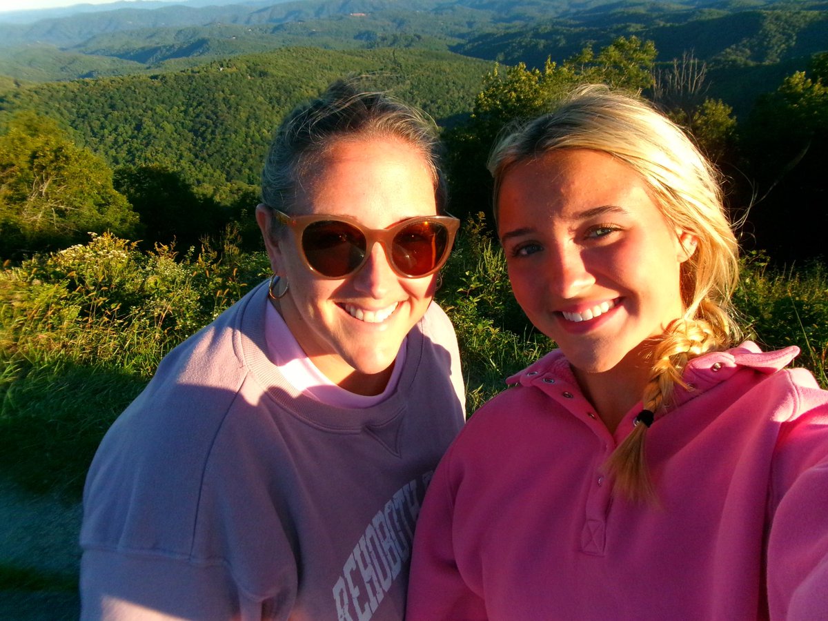 LilyMaguire42's tweet photo. Spent Saturday with my mom, exploring App State and this amazing town! Such a beautiful area! Even found a store called "Lily's" --clearly a sign, lol! Next, playing on an incredible field on Sunday! 
@AppStateSB @whitjones25 @MattAlberghini @courtney_ogle12 @CoachDreswick @UnityPryor @VAUnitySB @malcharmon09 @jpryorKeiserSB