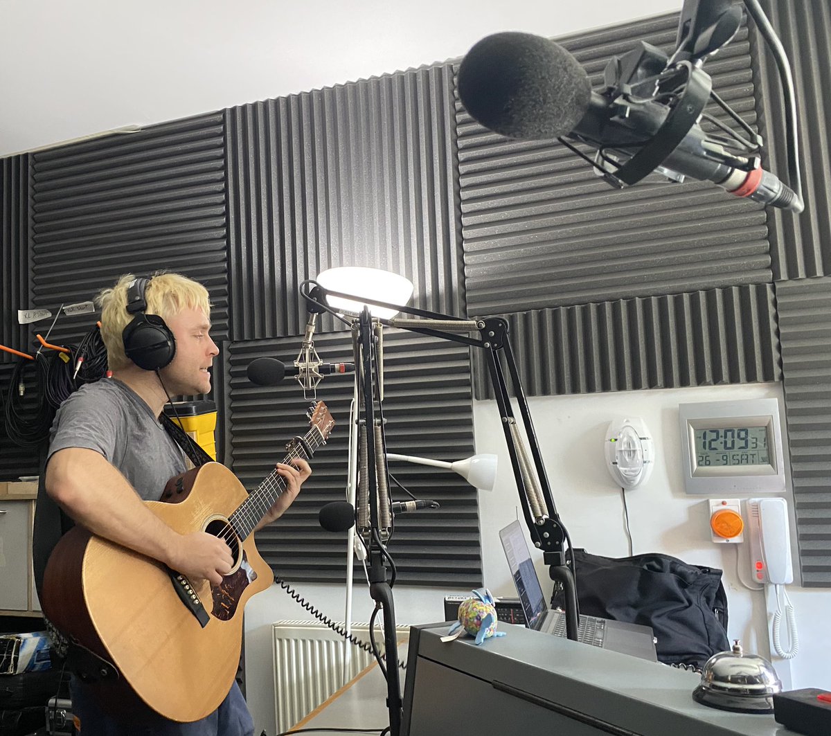 Spiddly's tweet photo. Current listening to ‘Animal, Mineral, Vegetable, Spectacle’ by Lou Terry - Bandcamp https://t.co/PiIor0TAEw Apple Music https://t.co/b7eyKrtGLB Spotify https://t.co/G79lIPJAed #music

Live performance on the #HelloGoodbyeShow on @ResonanceFM https://t.co/SBpPlDjlNs #radio https://t.co/7eyFP7kaSk