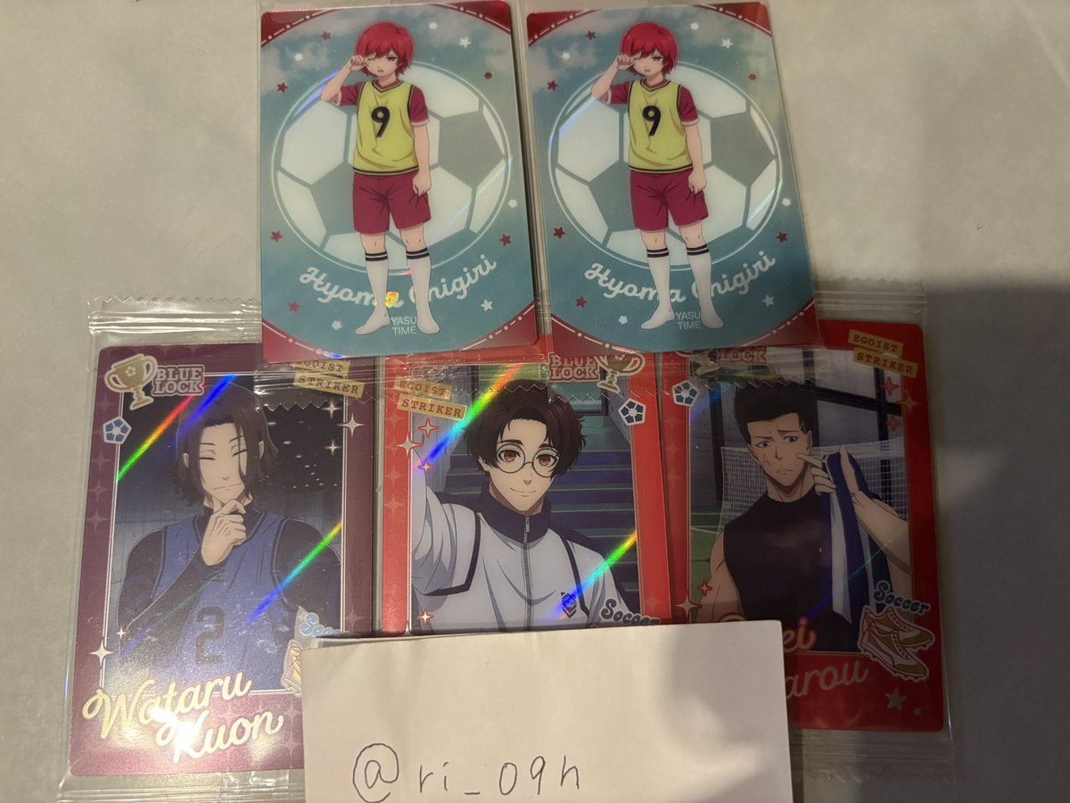 ri_09h's tweet photo. @1 【交換】ブルーロック ウエハース6

【譲】千切、久遠、雪宮、馬狼

【求】レア･おひるね 凛

都内手渡し、郵送(普通郵便又はミニレター)可能です。宜しくお願い致します。 https://t.co/x6gfRqOA3e