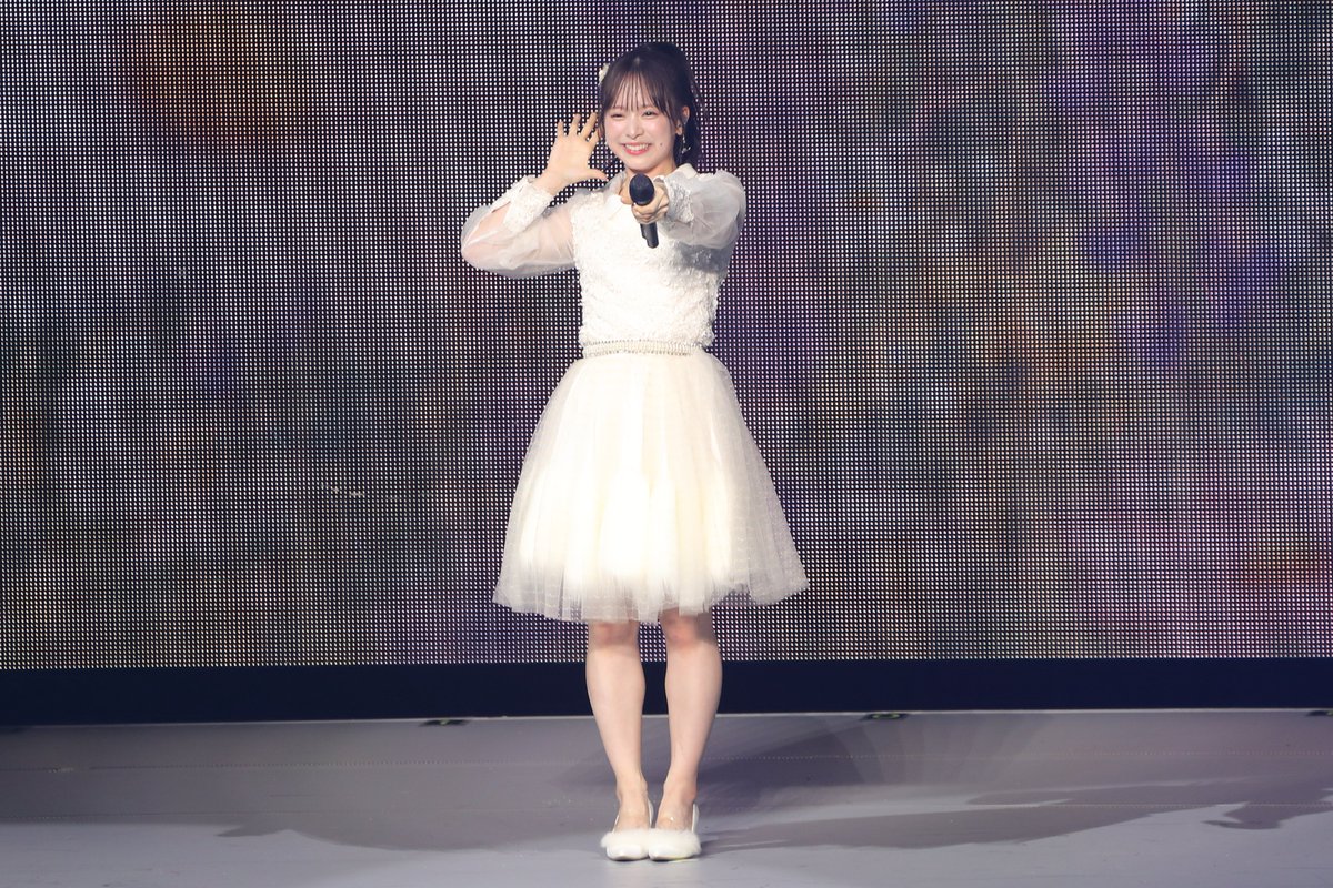 jcast_news's tweet photo. #AKB48 のコンサート #AKBサンコンコン を取材してきました。記事は改めて。
最終公演「推しが『好きish』コンサート」では、ファンが申し込んだ「推し席」の応募数でランキングを決定。その順位がセットリストや演出にも反映される趣向です。
その上位メンバーを写真で👇

🥇佐藤綺星さん「ファースト・ラビット」
🥈小栗有以さん「愛の存在」
🥉伊藤百花さん「呼び捨てファンタジー」
4位 倉野尾成美さん「草原の奇跡」
（続く）
