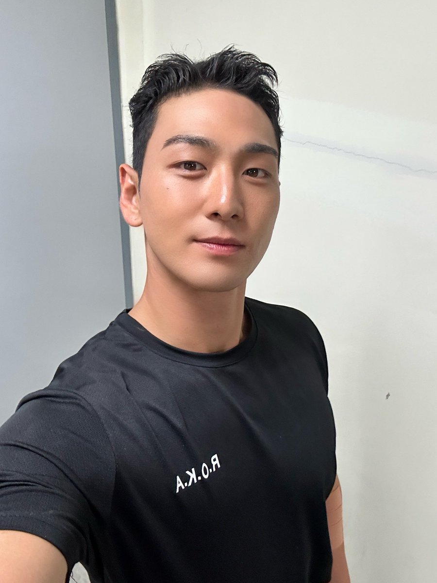 BaekhoToday's tweet photo. ❤️‍🔥 #BAEKHO has officially completed 50% of his military service! 🐯🫡

Time has flown, with these past months filled with so much content and weekly updates from Dongho himself, who always shows how much he cares for dOnOs! He’s also found opportunities to perform along the way, receiving an incredible response from the public for his viral Military Comfort Train performance, and now in October, he’s set to perform at two festivals with the ROKA Performance Team! 🥹🔥

Rather than feeling like we’ve spent these months simply waiting for his return, there has always been something new going on and plenty to look forward to. Let’s keep doing our best and continue supporting our best soloist, dOnO! 💙

#백호 #강동호 #KANGDONGHO