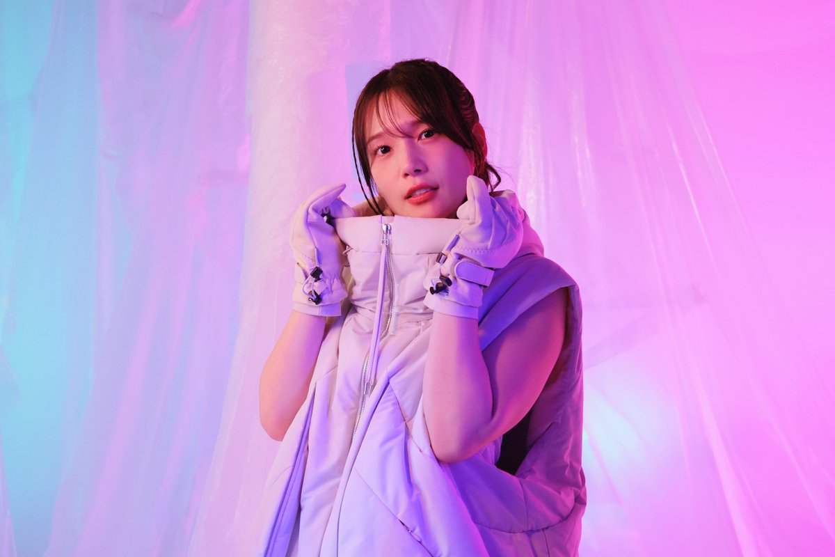 MaayaUchida's tweet photo. 「COMPRESSION :[」MVプレミア公開
ご視聴ありがとうございました✨

色んな表情を切り抜かれている真礼さん💛
ぜひたくさんご覧ください✨
https://t.co/N6wW2x3Zsn

TVアニメ『冰剣の魔術師が世界を統べるⅡ』ED
#内田真礼 #こんぷれっしょん
#冰剣の魔術師 https://t.co/sX5sDwEImf