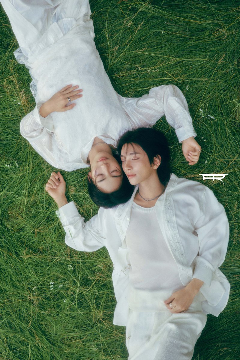 jihanhour's tweet photo. The 2026 version of that iconic magazine photo of jihan!

CAUGHT IN THE JXJ DAYDREAM
#정한X조슈아_데이드리머스
#JXJ_DREAMSCAPE
@pledis_17 https://t.co/lJLo0QdPvZ