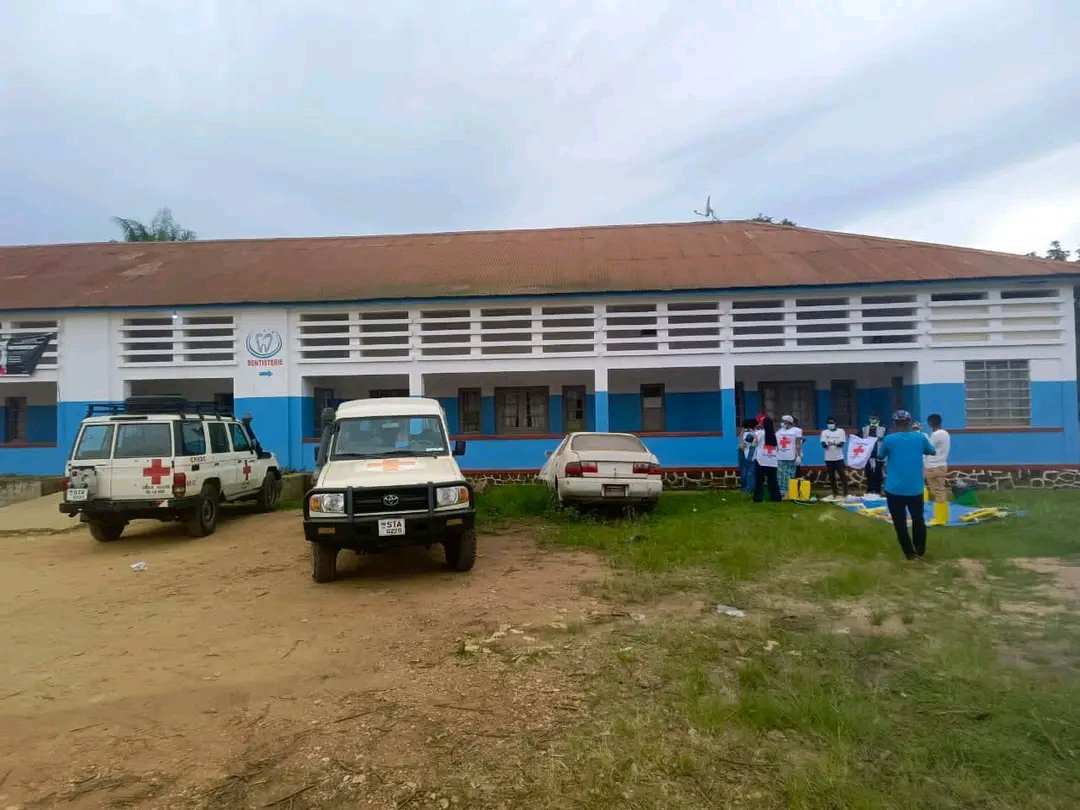 bavonga_j's tweet photo. *🛑 Ituri : « Bientôt, un grand hôpital général de référence sera construit en Ituri sur une étendue de 5 hectares. J’ai le document sur moi, dont une copie a été transmise au gouverneur militaire de l’Ituri », a déclaré Max Nissan, point focal de la Grande Orientale et chargé https://t.co/XO8wwm3QLw