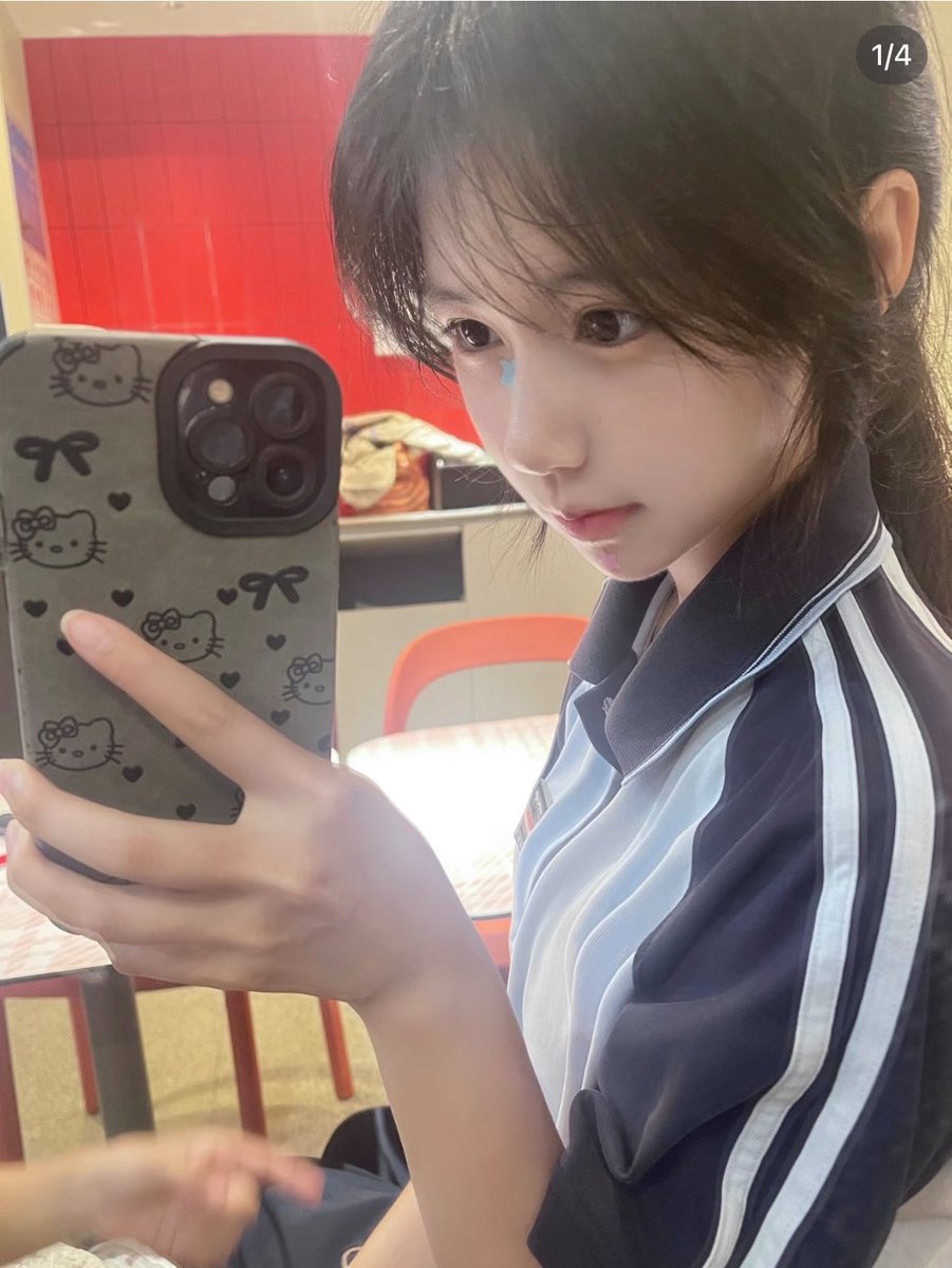 kayla13no2's tweet photo. 学校放假，我放纵

有人想锐评一下我艺术生的福嘛 🥹   

粉粉嫩嫩

不要🚪赶紧看，我要删了… https://t.co/4BC1Jwbps9