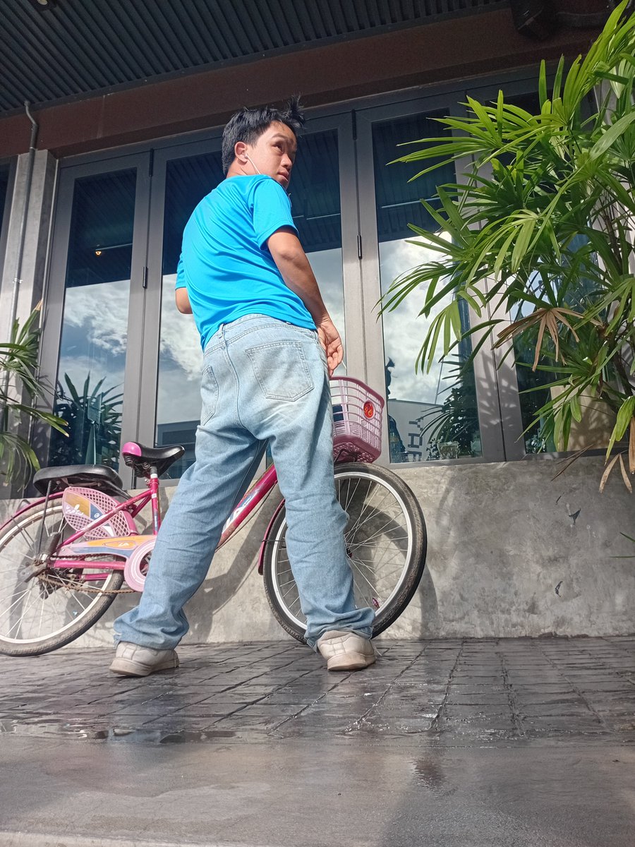 tirencedion's tweet photo. It’s not as deeply ingrained in her as it is in me, and vice versa. What should we do? 😁💛🌻🇺🇲🇹🇭 - Tirence xx

เธอไม่ขึ้นใจเท่าผม ผมก็ไม่ขึ้นใจเท่าเธอเช่นกัน เอาไง😁💛🌻🇺🇲🇹🇭 - Tirence xx https://t.co/jFPtH3KOLw