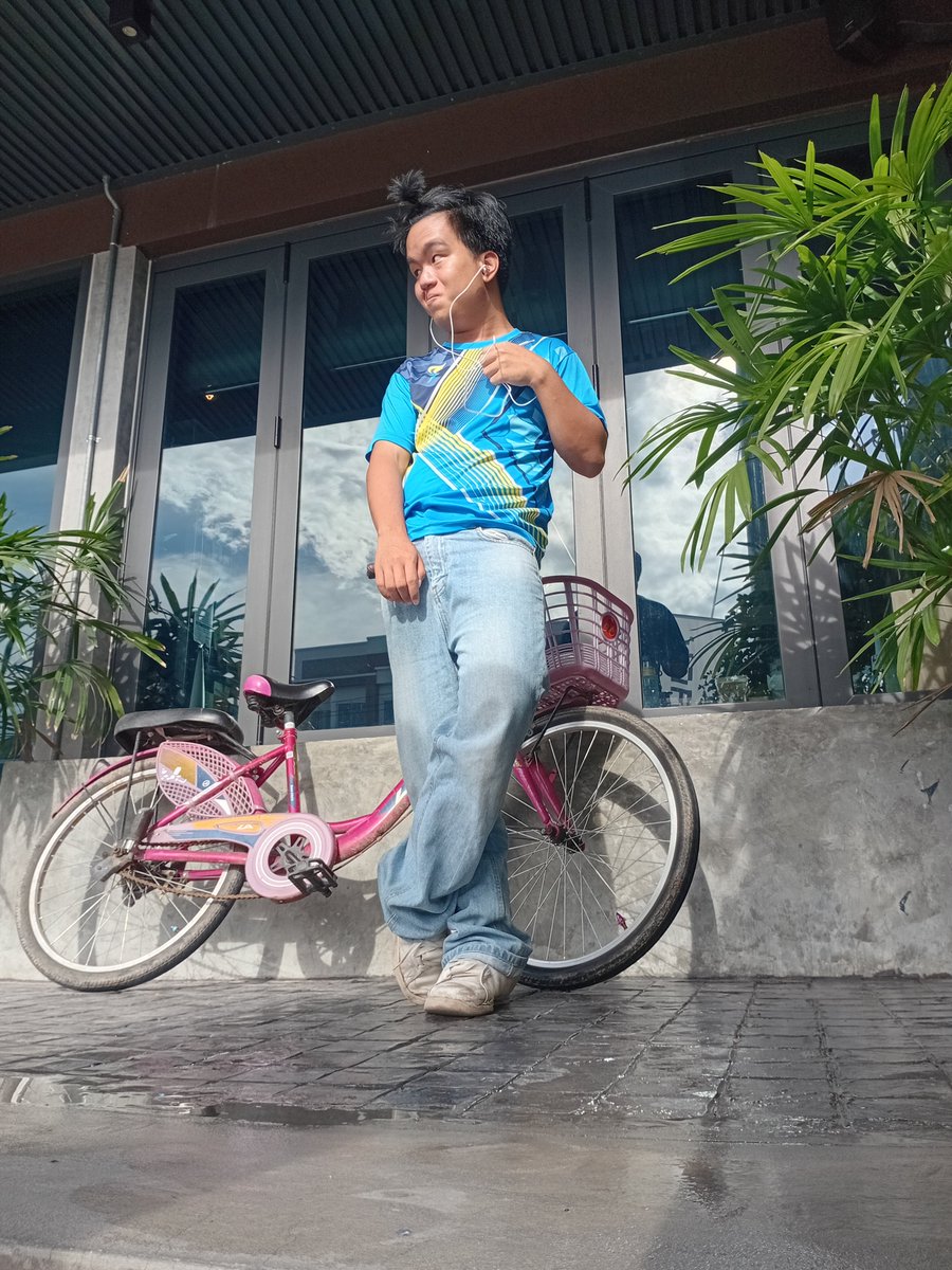 tirencedion's tweet photo. It’s not as deeply ingrained in her as it is in me, and vice versa. What should we do? 😁💛🌻🇺🇲🇹🇭 - Tirence xx

เธอไม่ขึ้นใจเท่าผม ผมก็ไม่ขึ้นใจเท่าเธอเช่นกัน เอาไง😁💛🌻🇺🇲🇹🇭 - Tirence xx https://t.co/jFPtH3KOLw