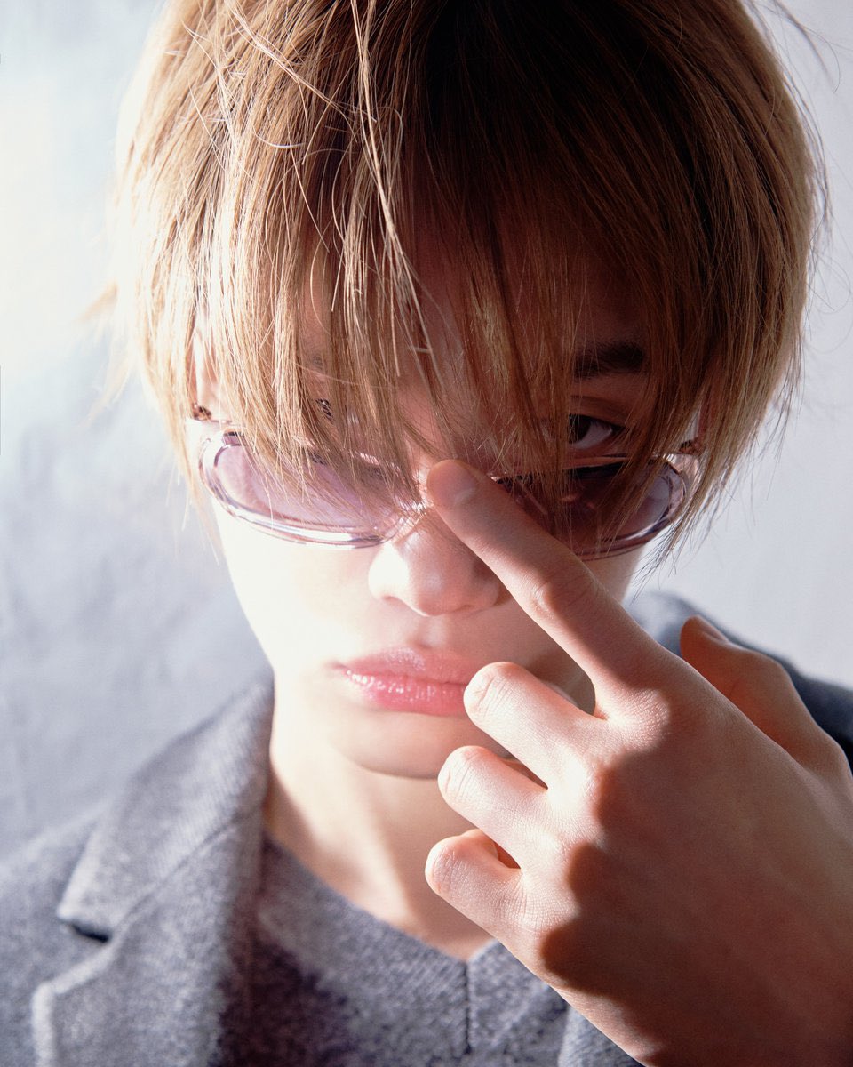 jjuniesito's tweet photo. the model face too strong https://t.co/BALkeMHFei