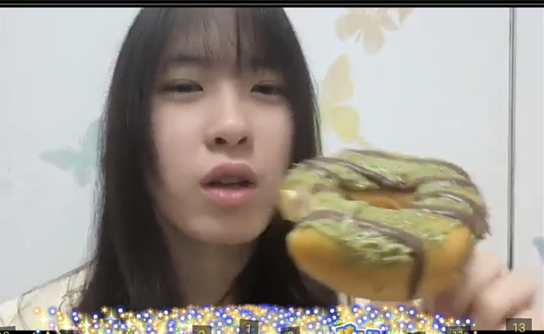 Mooksmook2's tweet photo. @Heidi_JKT48 Arigatou #HeiLive malam ini @Heidi_JKT48 neechan 💕💕💕
Semangat besok day 1 kuliahnya 👍🏻👍🏻👍🏻
Semangat CARI TEMANNYA juga ya... 
🤣🤣🤣🤣🤣🤣🤣🤣🤣🤣🤣
Ganbatte 🔥🔥🔥👍🏻👍🏻👍🏻
#otsuyangga 
Cc @Heippy_ID @mightyheidi2008 https://t.co/EKv8Kqoq4g