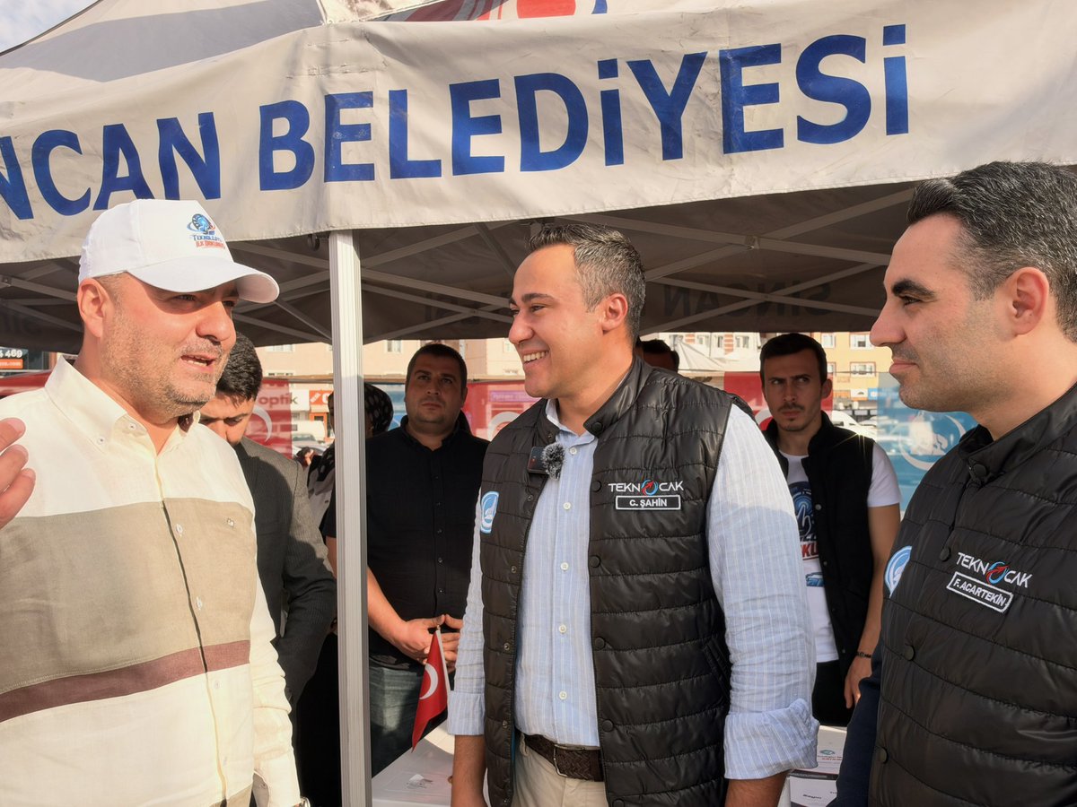 canberksahin40's tweet photo. Ülkü Ocakları Ankara İl Başkanlığımız tarafından düzenlenen “Teknoloji İlk Dokunuş” etkinliğini ziyaret ettik.

İlçe Ocaklarımız bünyesinde özenle hazırlanan projeleri inceleyerek ekiplerimizle bir araya geldik, çalışmalarında başarılar diledik.

Geliştirilen projelerde ödül alan ilk üç ilçemiz başta olmak üzere tüm İlçe Ocaklarımızı tebrik ediyorum.

TeknOcak Kuşağı; Lider Ülke Türkiye’nin teknoloji seferberliğinde geleceği inşa ediyor. 🚀🇹🇷