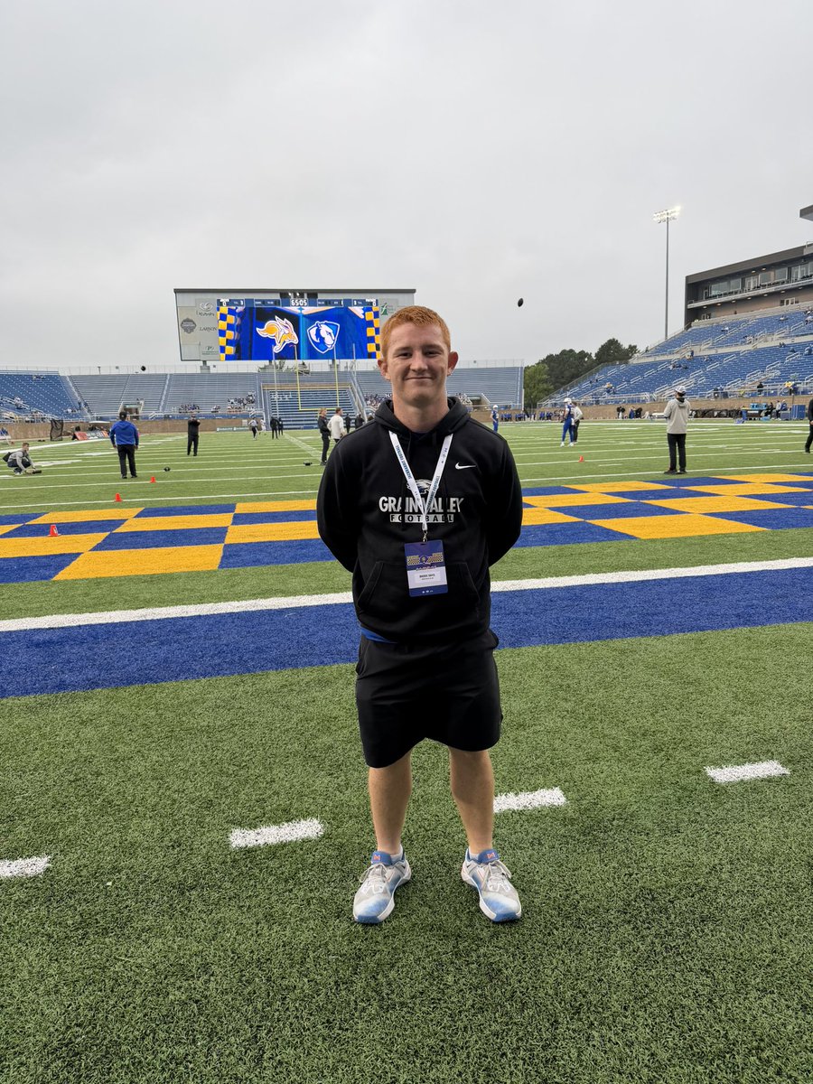 BrodieDavi34's tweet photo. Had a great time at SDSU, very impressed with the atmosphere and made relationships with many coaches! Thank you for having me up here and I can’t wait to continue building with SDSU! @jeremycrabtree @ElevateRecruits @CoachLoganMcc @CoachiJACK @KobeClayborne @Coach_D_Coop @CoachDtjackson @GoJacksFB @MikeRoach247 @EJCExam_Sports @GVEagleFootball @BrockBult
