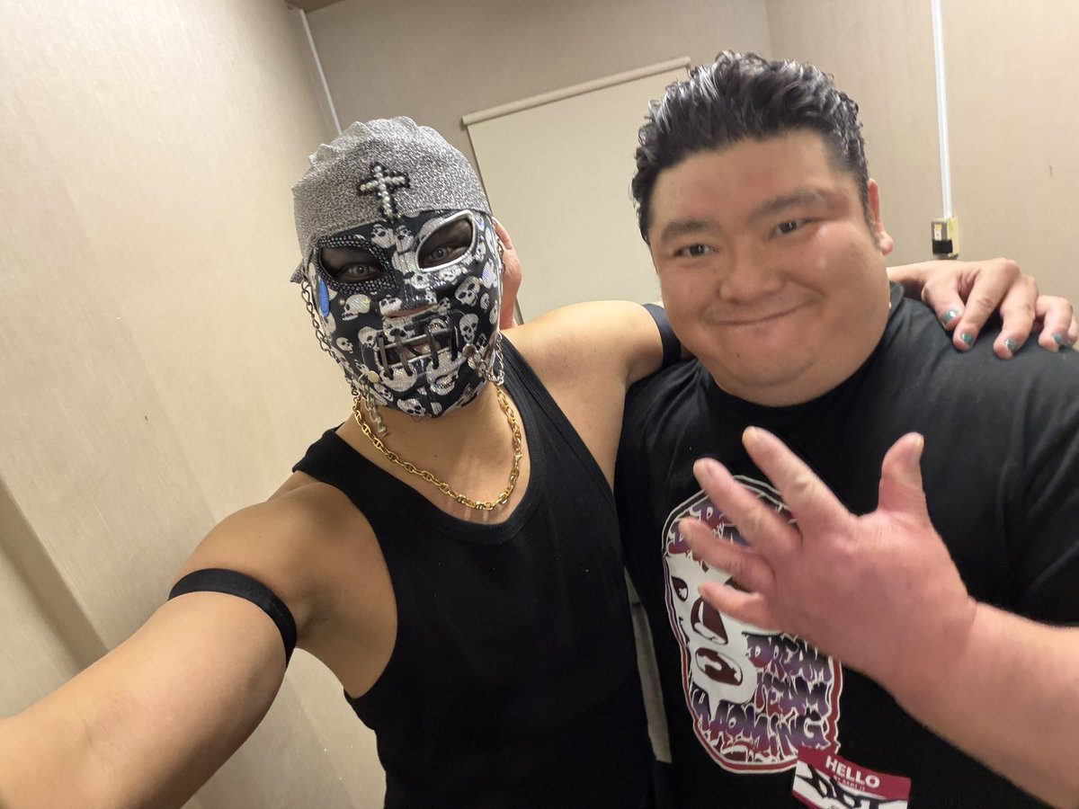 Viento_Levante_'s tweet photo. 伊橋師匠の退団の発表を見てびっくりしたけど、今日いろいろ話して笑顔で送り出そうと思いました！！
伊橋師匠。
今までたくさんお世話になりました！！
またどこかで必ず会いましょう✨✨
師匠の事、陰ながら応援してます！！

#ddtpro https://t.co/lBSLSFO6hJ