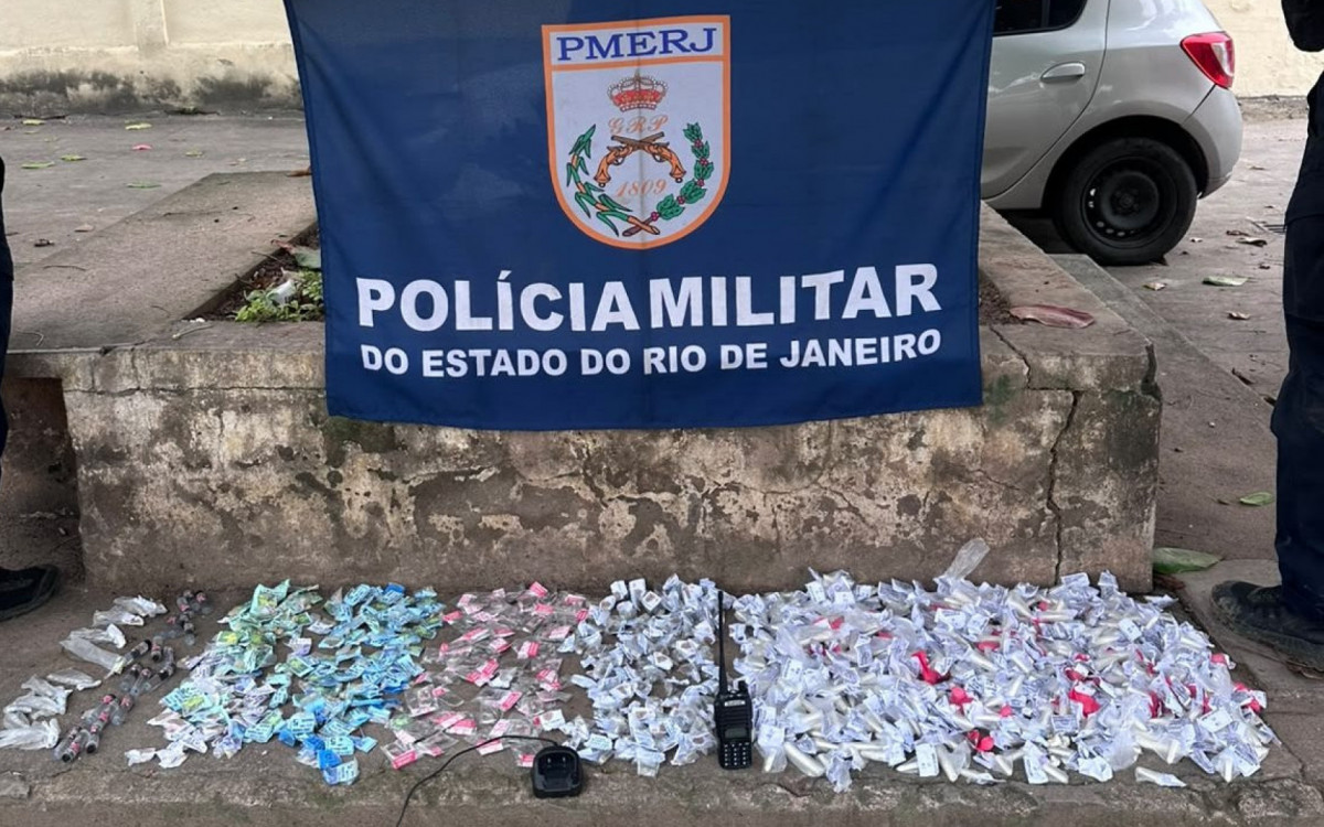 HeloBongiovani's tweet photo. PM prende quatro criminosos em Belford Roxo
https://t.co/PEBYU1IoS0 https://t.co/TItAlnp2Ei