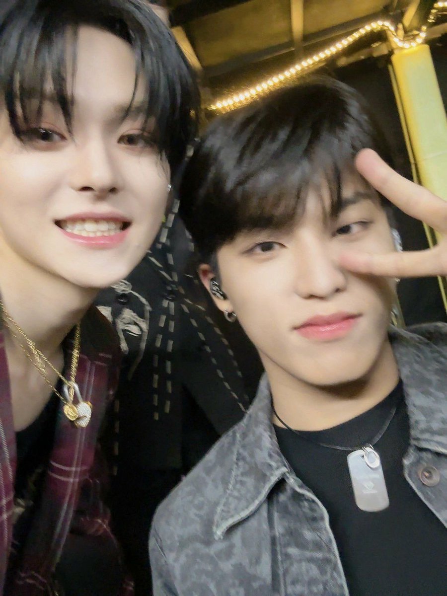 yshluv_'s tweet photo. #꽃다발_대신_정우에게_사랑을 
쩡쩡이생일츄카햄♡ https://t.co/GSqedXIabD