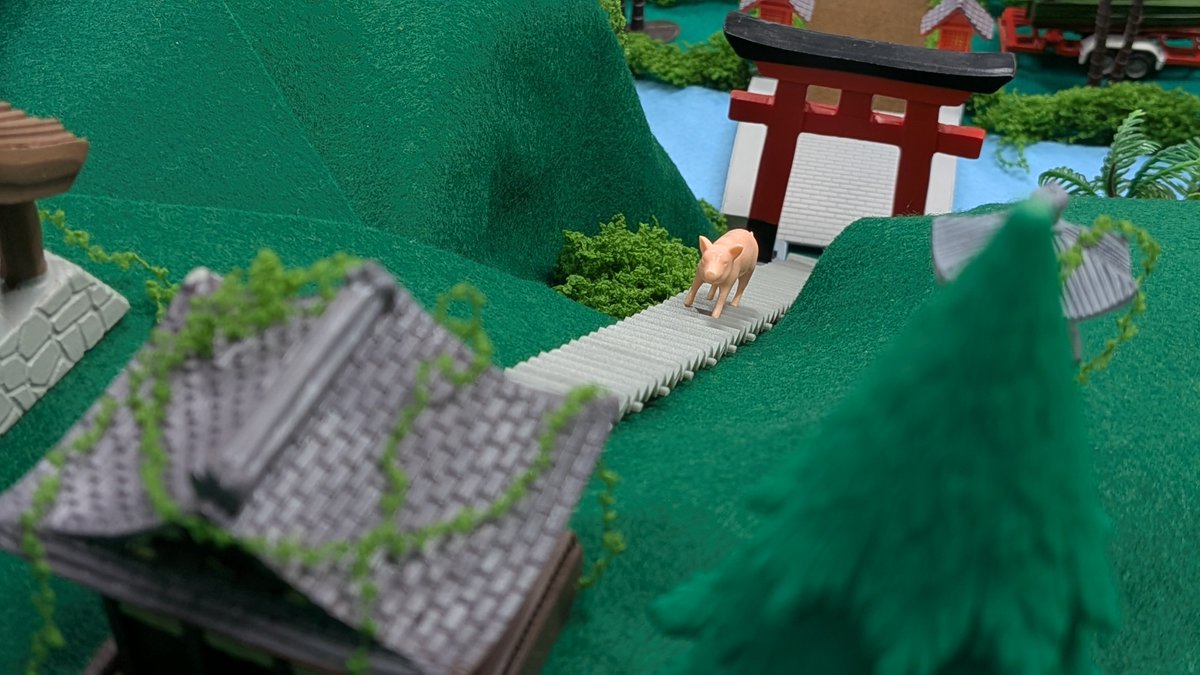 mani502186's tweet photo. 豚さんは賢い生き物なので神社に参拝もできるしラーメン屋にも行く https://t.co/OsvNM66G7i