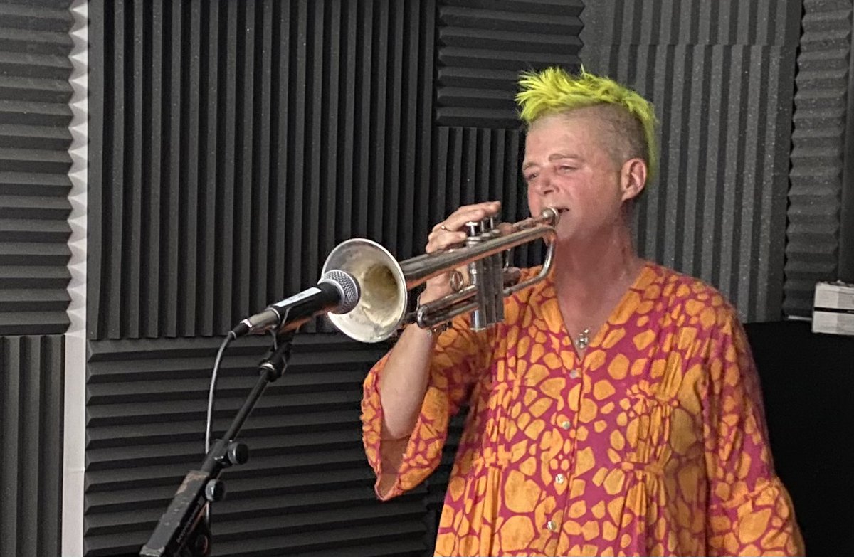 Spiddly's tweet photo. Mesmerising live performance from Archangel Complex on the #HelloGoodbyeShow on @ResonanceFM 

Listen again on Mixcloud https://t.co/SBpPlDjTD0 #music #radio https://t.co/PQNFREA5Vc