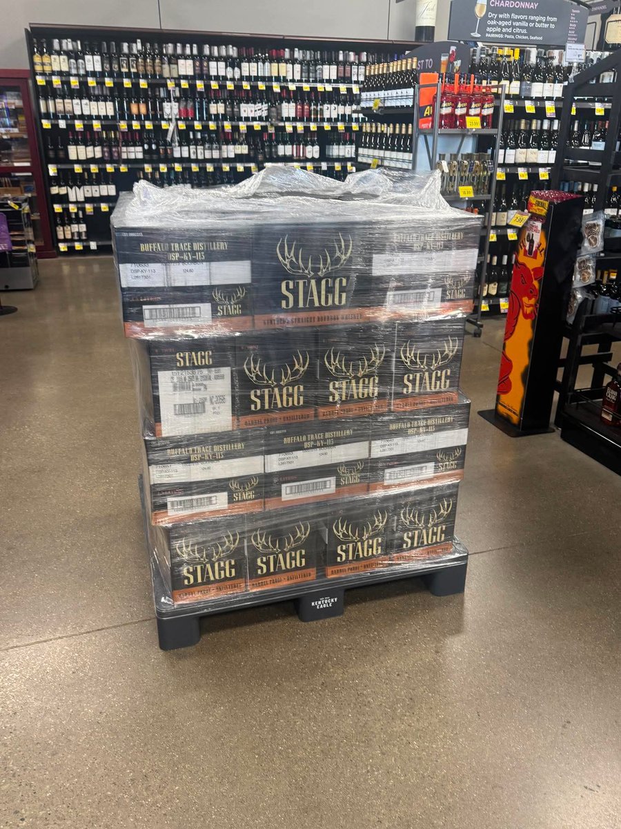 MichealRaylm's tweet photo. Hey Whiskey Fans! Grab premium bourbon bottles this week at a great price. Smooth, rich flavor perfect for sipping. DM me on X the menu and details. Discreet shipping available across the US. Cheers!  #Bourbons #WhiskeyLovers #BourbonWhiskey #CraftSpirits https://t.co/GNHWSfsMsy
