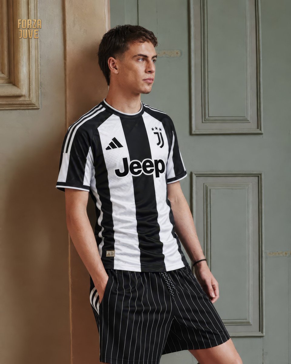 RamonSouza18067's tweet photo. 🚨URGENTE | Primeiras fotos vazadas do novo uniforme de casa da Juventus da temporada 2027/28. https://t.co/Bsa9dl1qCo