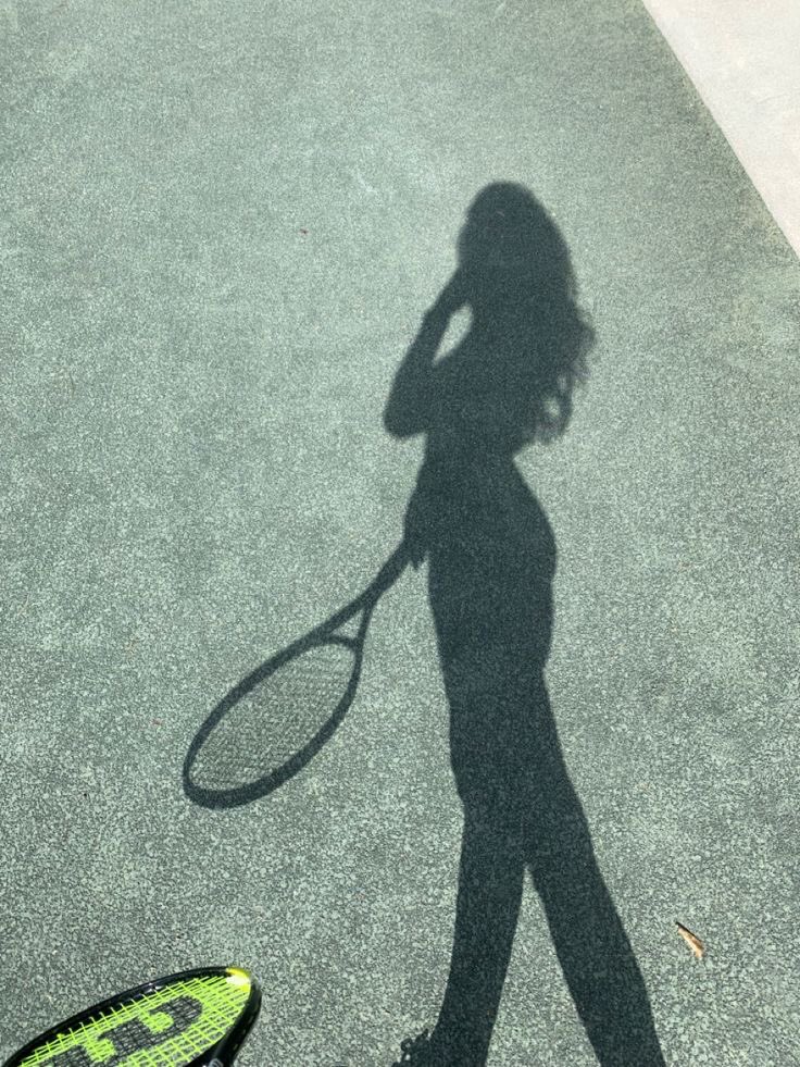 dirtyblondethin's tweet photo. skinny shadow https://t.co/kqkPytUg3M
