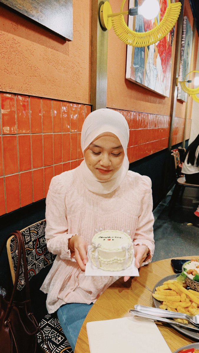 ftnrsnn's tweet photo. almost a mrs 💓 https://t.co/IMmVaZdCHo
