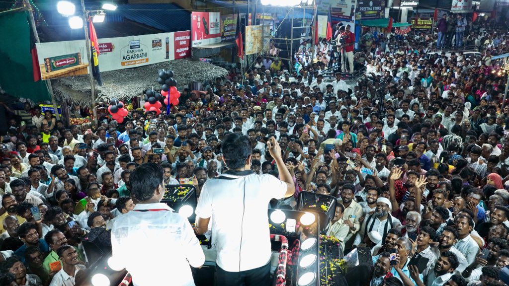 Udhaystalin's tweet photo. மதுராந்தகம் சட்டமன்ற இடைத்தேர்தலில் போட்டியிடும் கழக வேட்பாளர் சகோதரர் @iparanthamen அவர்களுக்கு கழகத்தலைவர் @mkstalin அவர்களின் வழிகாட்டுதலின்படி இன்று அச்சிறுப்பாக்கத்தில் பிரச்சாரம் மேற்கொண்டோம்.

மதுராந்தகம் தொகுதி மக்களுக்குத் துரோகம் செய்தவருக்கும் - துரோகம் செய்ய தூண்டிய முதலமைச்சருக்கும் வாக்குரிமையின் மூலம் பதிலடி கொடுக்குமாறு திரண்டிருந்த மக்களிடம் உரையாற்றினோம்!

@evvelu @thamoanbarasan @ksundarmla @AbdulmalikDmk