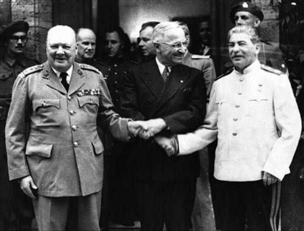 Volodyaaaa_'s tweet photo. @GPechvarry Liberallerle uzlaşan leftcom churchill mi? https://t.co/3mmOQgJxYE